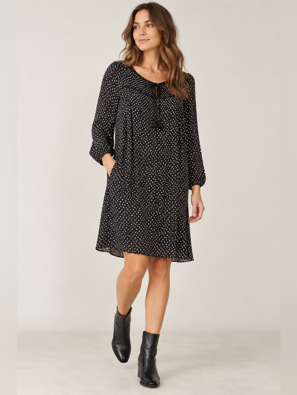A.P.C. Rue Madame Paris Dress Relaxed Fit US 4 FR 34 Black Cream Viscose French